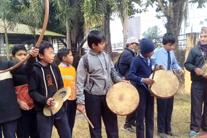 विद्यार्थीलाई पञ्चेबाजा बजाउने तालिम